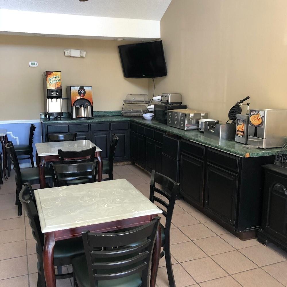 Super 8 By Wyndham Orangeburg North Exterior foto