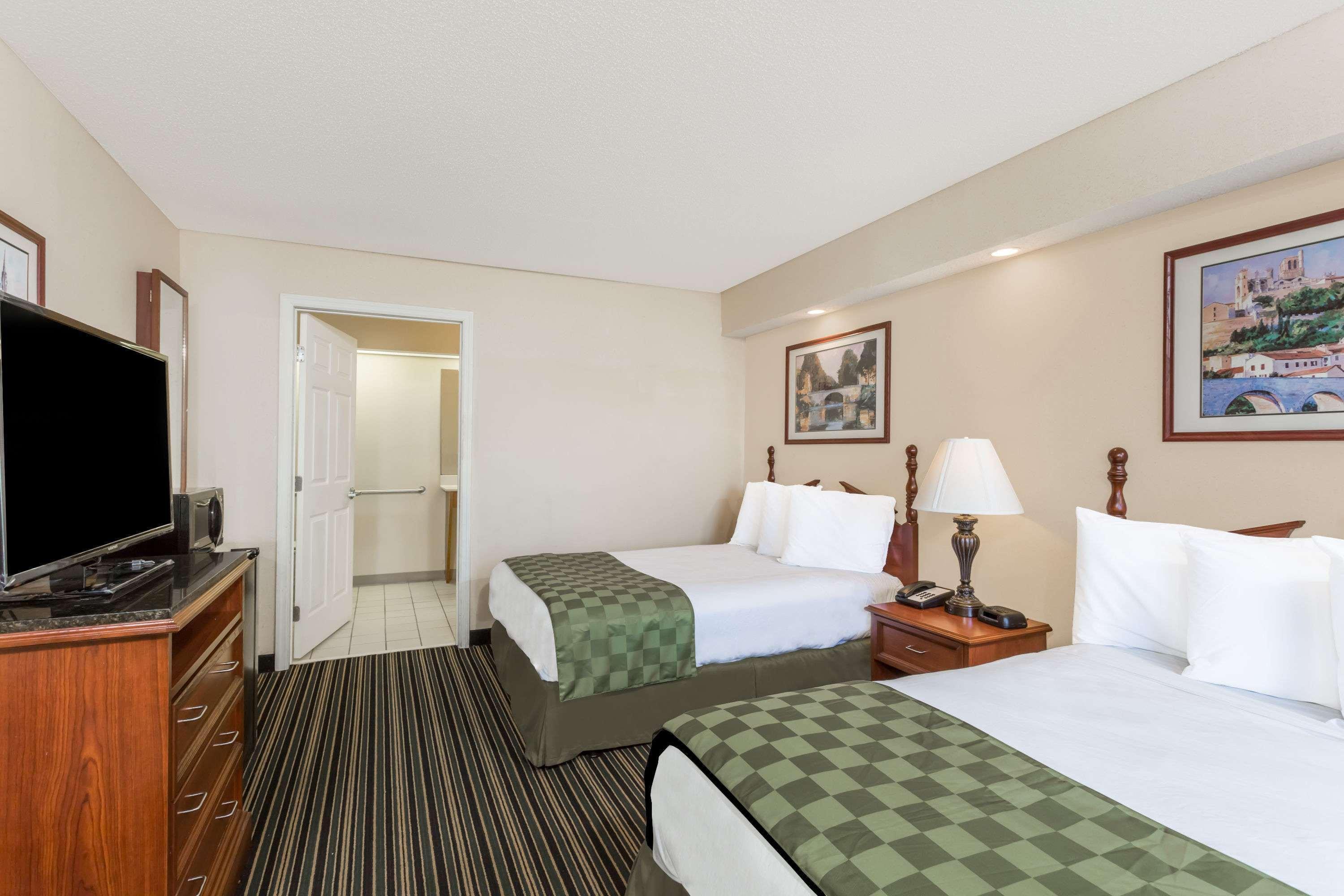 Super 8 By Wyndham Orangeburg North Exterior foto
