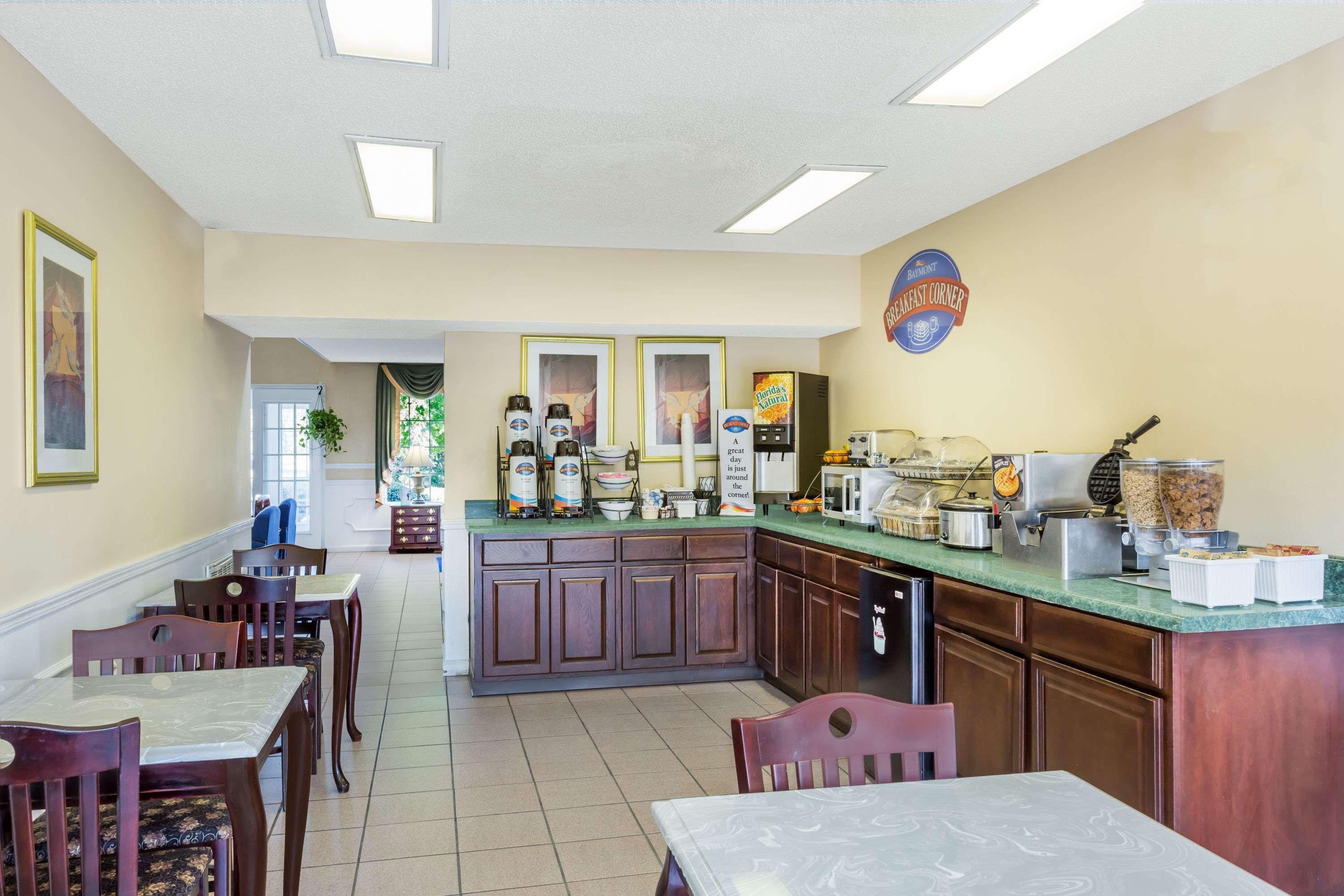 Super 8 By Wyndham Orangeburg North Exterior foto